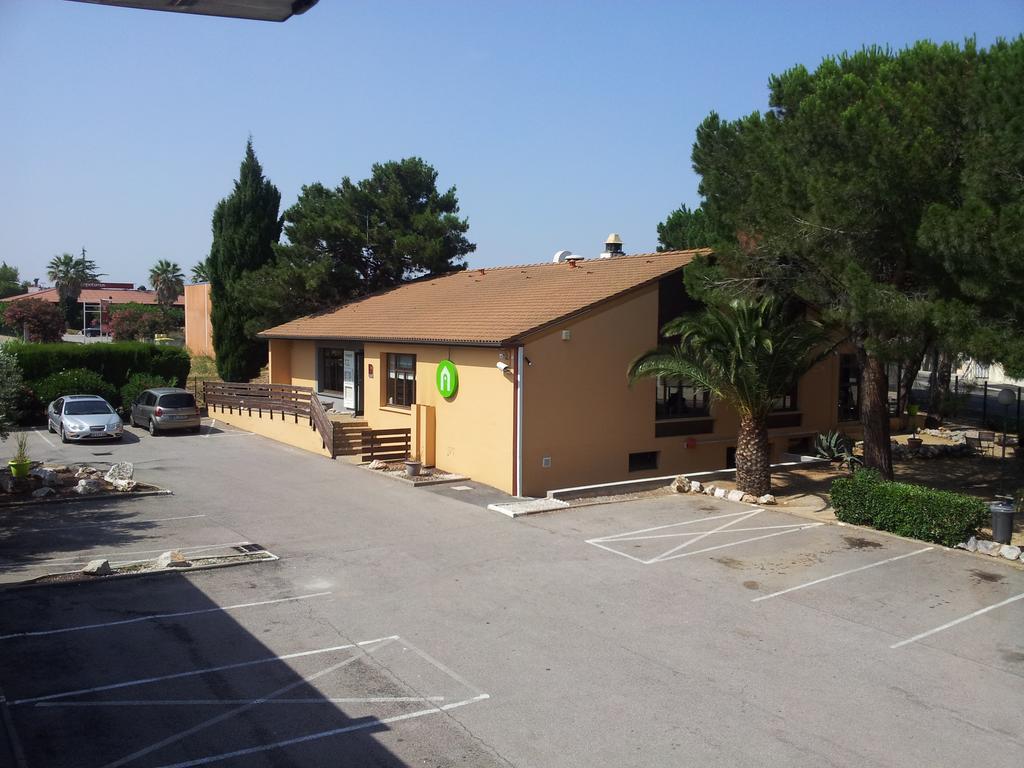 Campanile Perpignan Sud Hotel Exterior foto